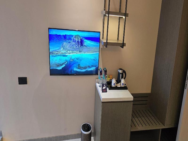 Zip By Spree Hotels Nanded image