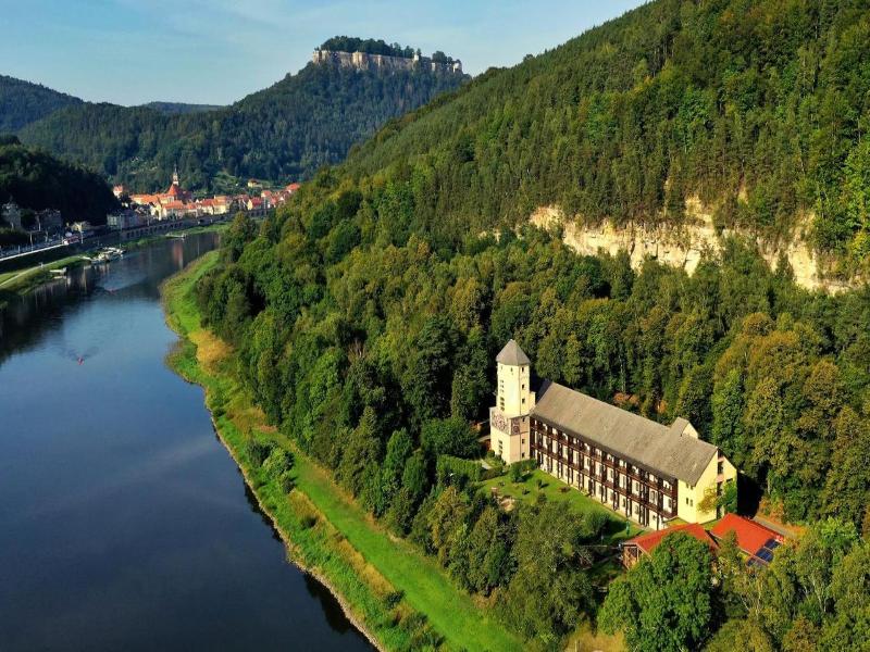 Aktiv Hotel Stock Stein image