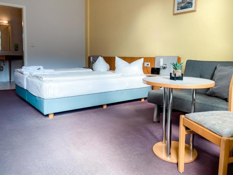 Aktiv Hotel Stock Stein image