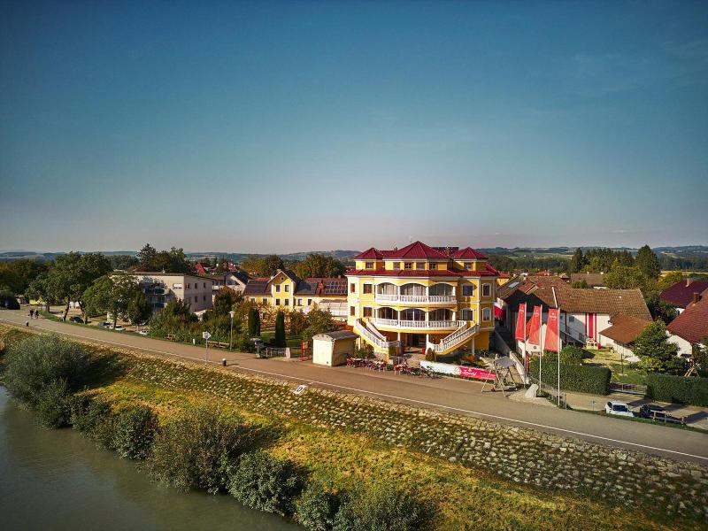Donauhotel Lettnerhof image