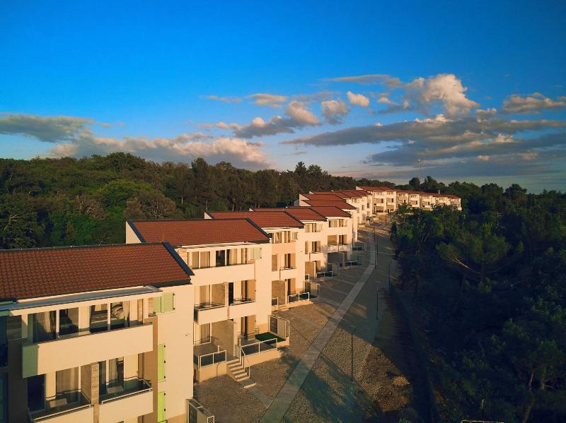 Malinska Green Apartments image