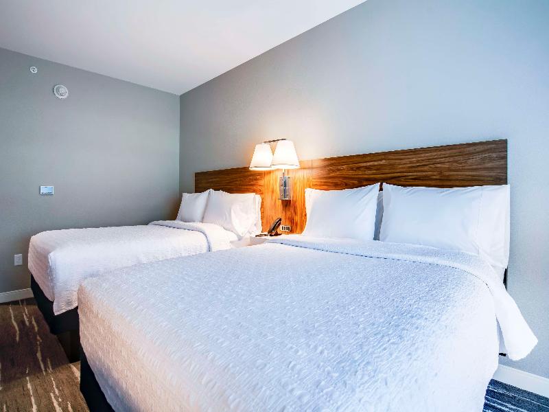 Hampton Inn & Suites Louisville East Oxmoor image