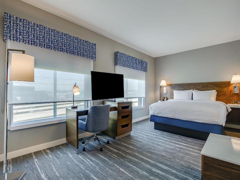 Hampton Inn & Suites Louisville East Oxmoor image