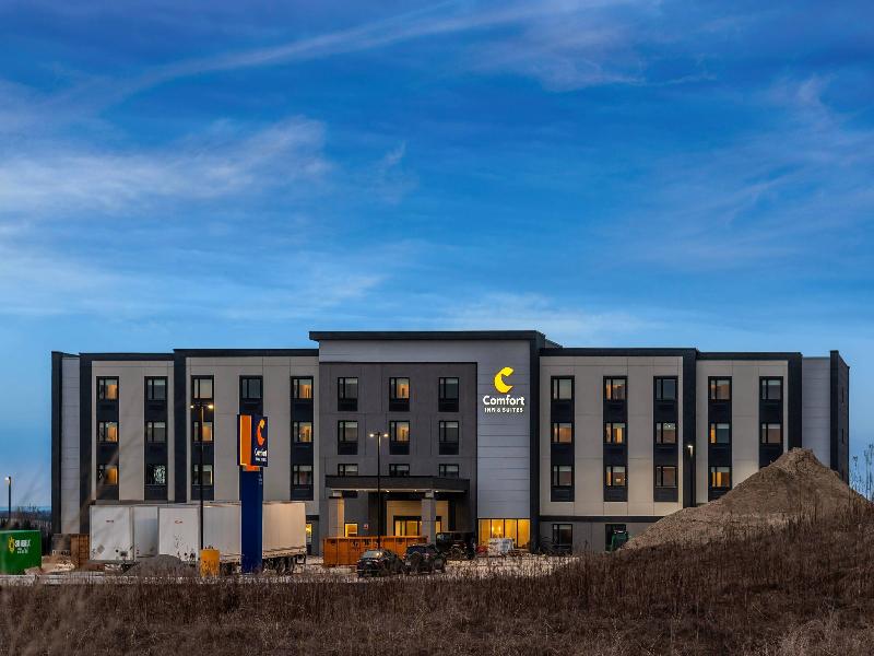 Comfort Inn & Suites Bradford ON image