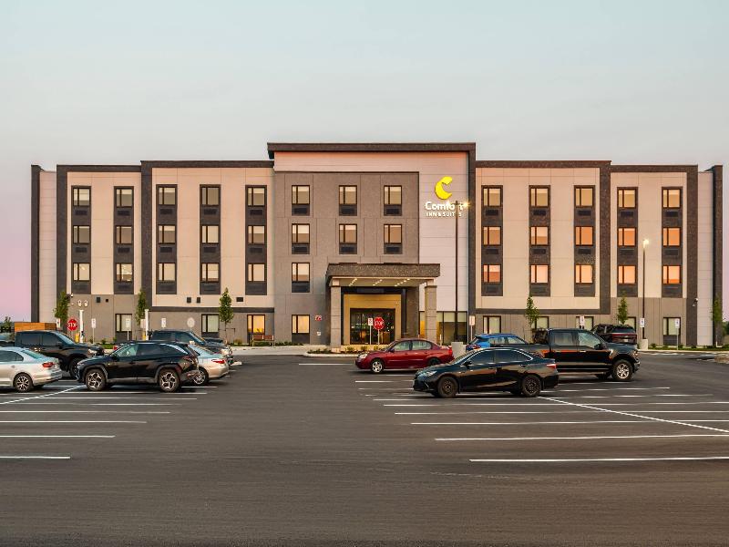 Comfort Inn & Suites Bradford ON image