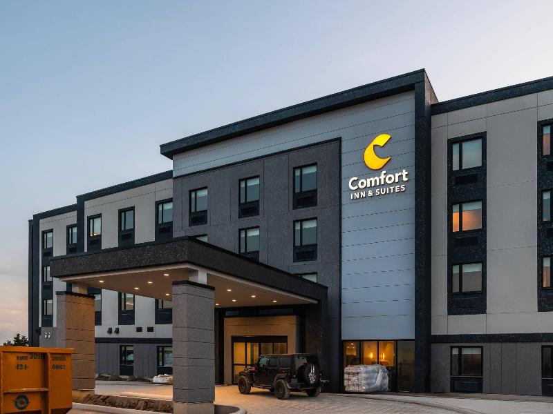 Comfort Inn & Suites Bradford ON image
