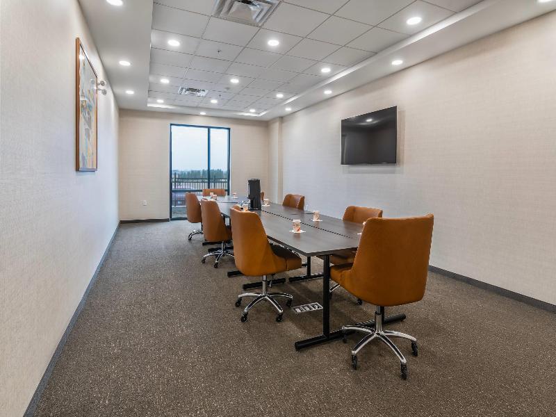 Comfort Inn & Suites Bradford ON image