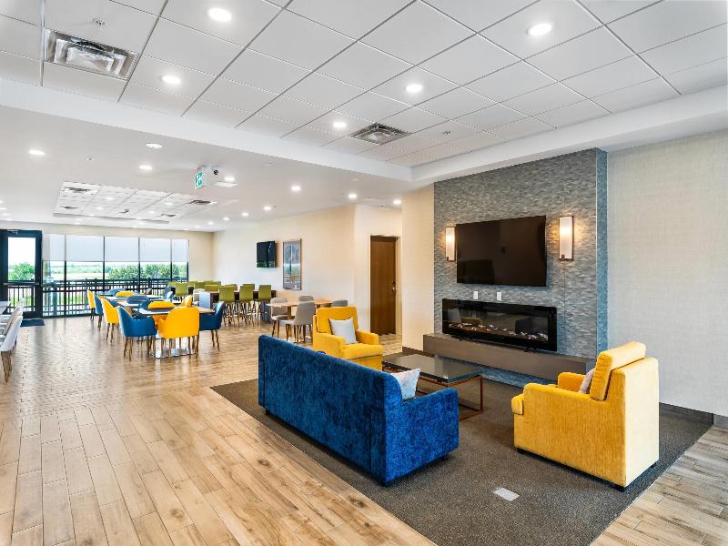Comfort Inn & Suites Bradford ON image