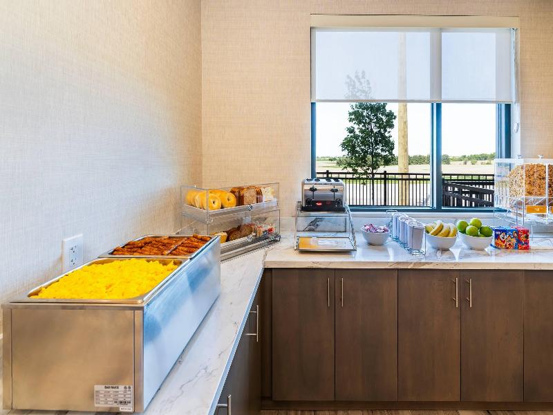 Comfort Inn & Suites Bradford ON image