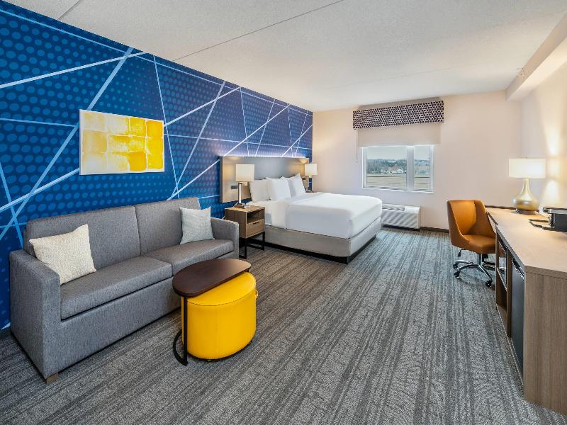 Comfort Inn & Suites Bradford ON image
