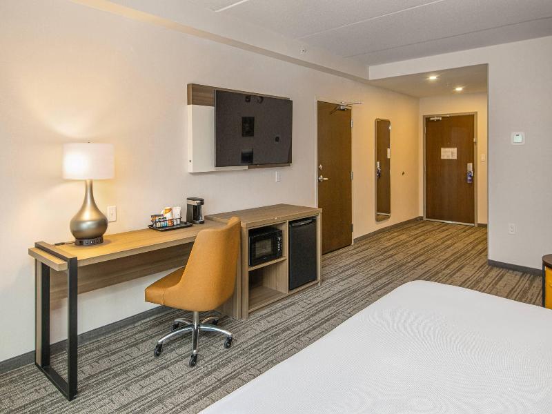 Comfort Inn & Suites Bradford ON image