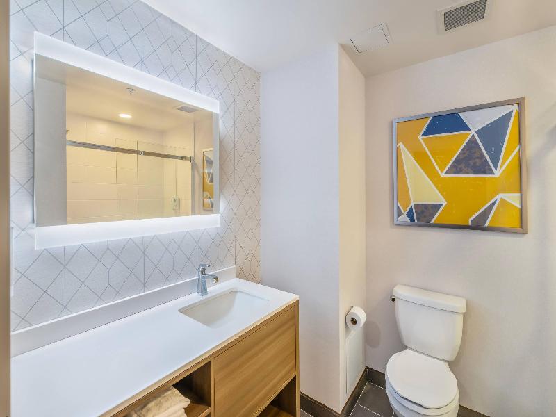 Comfort Inn & Suites Bradford ON image