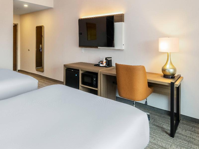 Comfort Inn & Suites Bradford ON image