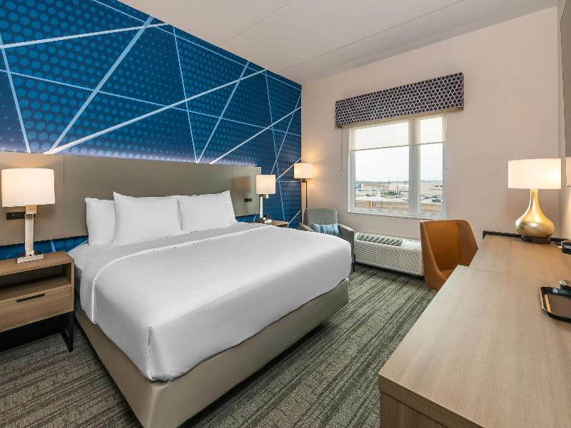 Comfort Inn & Suites Bradford ON image