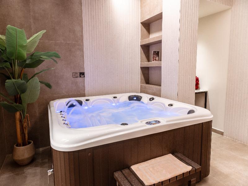 Grand Duka Hotel & Spa image