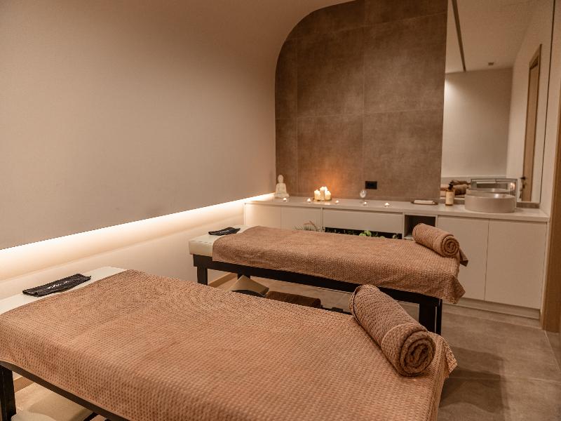 Grand Duka Hotel & Spa image