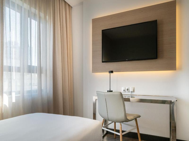 Hotel Cádiz Paseo Del Mar Affiliated By Meliá image