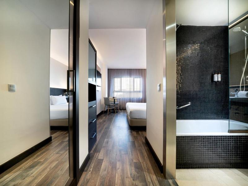 Hotel Cádiz Paseo Del Mar Affiliated By Meliá image