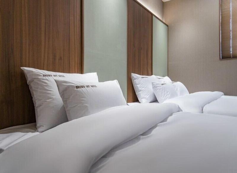 Brown Dot Hotel Eurwangri image
