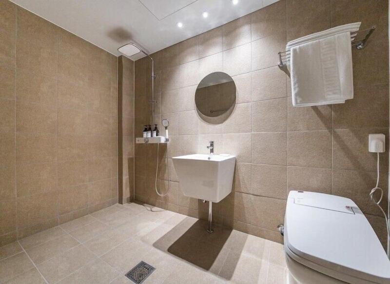 Brown Dot Hotel Eurwangri image