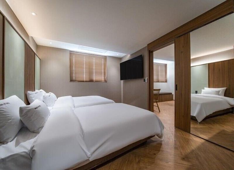 Brown Dot Hotel Eurwangri image