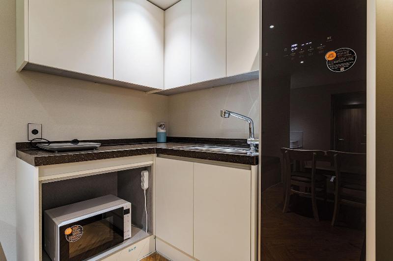Brown Dot Hotel Eurwangri image