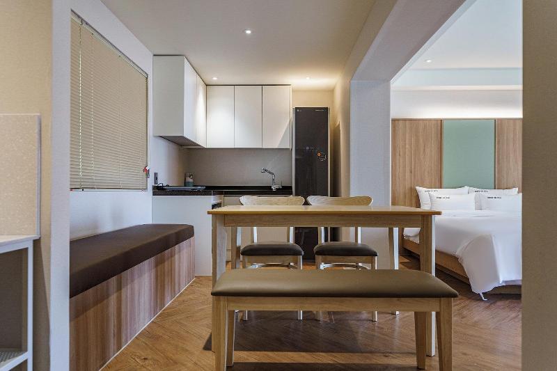 Brown Dot Hotel Eurwangri image