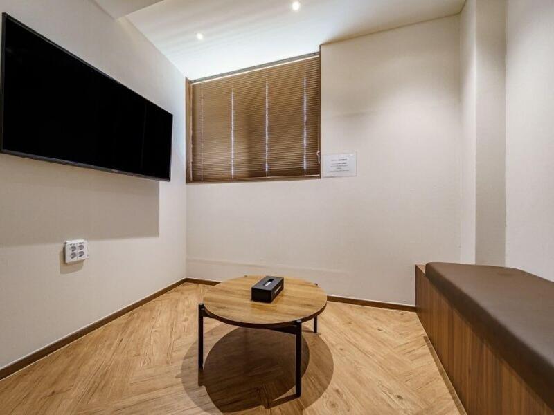 Brown Dot Hotel Eurwangri image