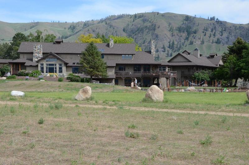 Casia Lodge And Ranch