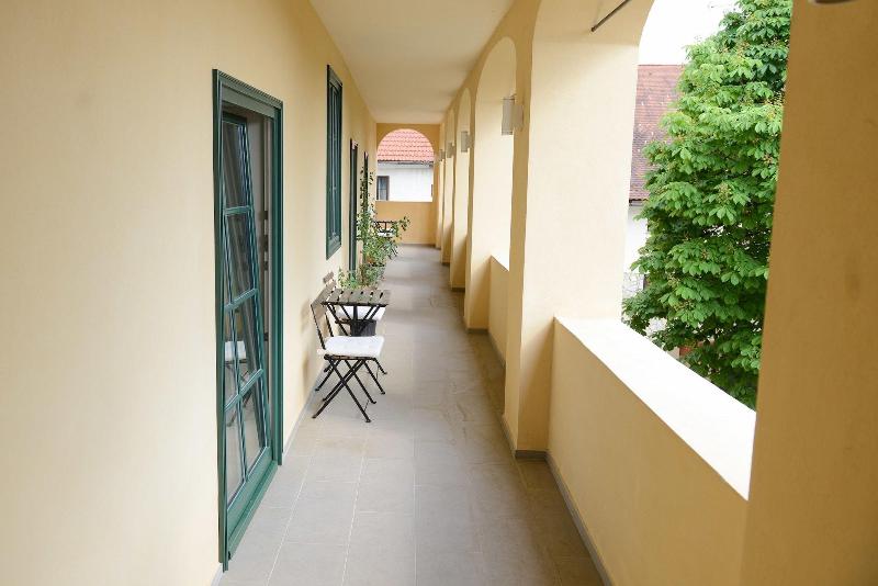 Vila Castanea image