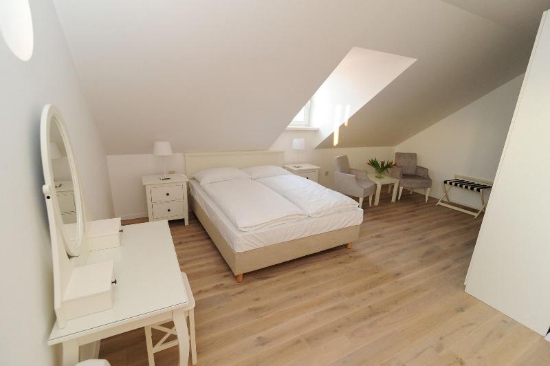 Vila Castanea image