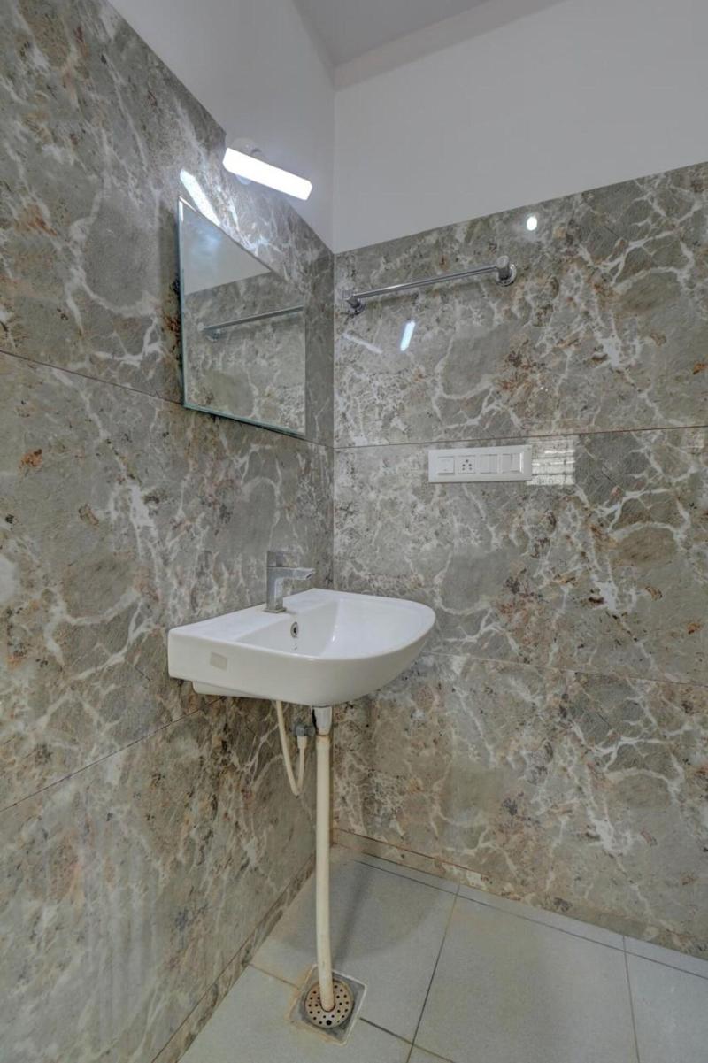Hotel Sla Inn - Mysore image
