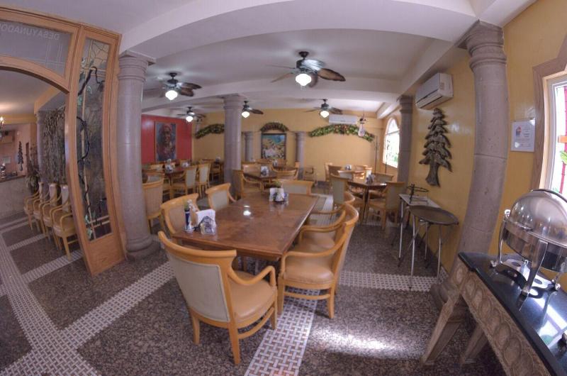 Hotel Los Cedros Inn Delicias image