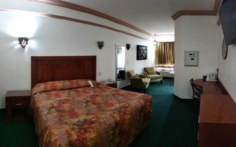 Hotel Los Cedros Inn Delicias image