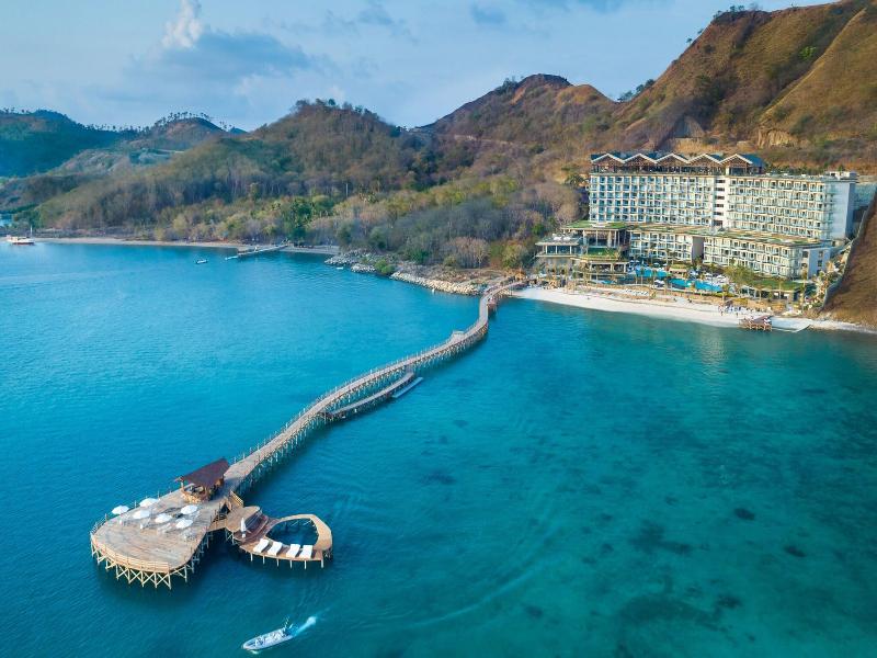 Ayana Komodo Waecicu Beach