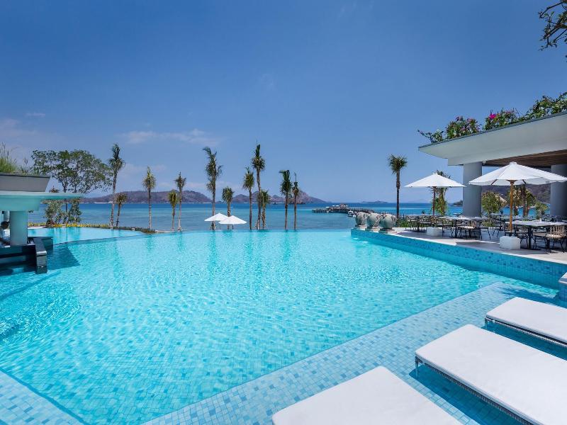 Ayana Komodo Waecicu Beach