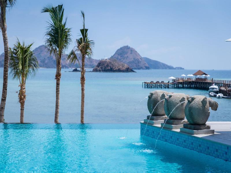 Ayana Komodo Waecicu Beach