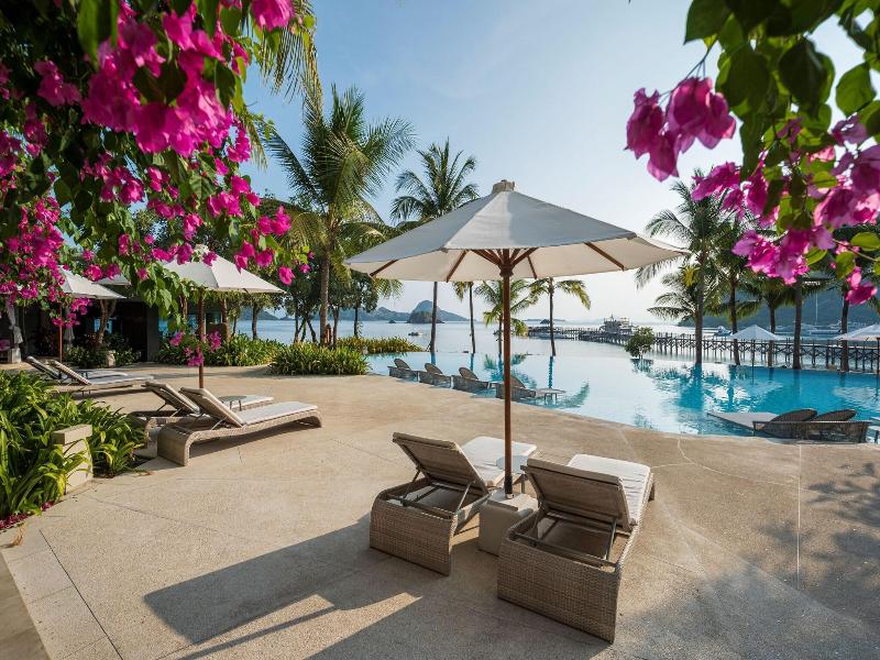 Ayana Komodo Waecicu Beach