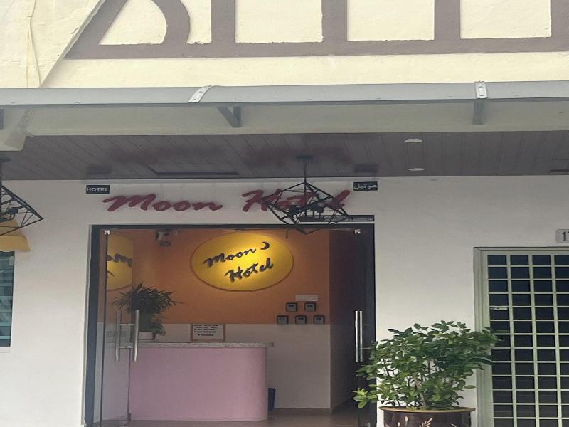 Moon Hotel, Cameron Highlands By Zuzu image