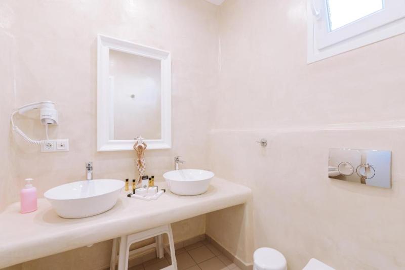 Naxian Emerald Hotel image