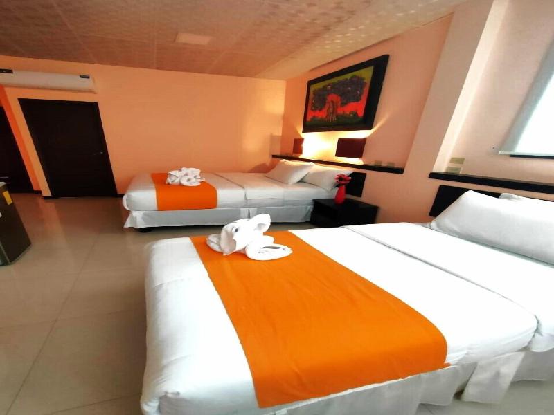 Hotel Los Algarrobos image