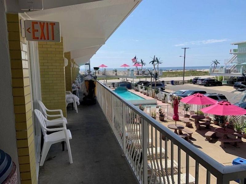 Paradise Oceanfront Resort