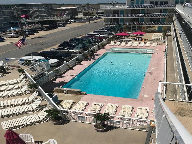 Paradise Oceanfront Resort