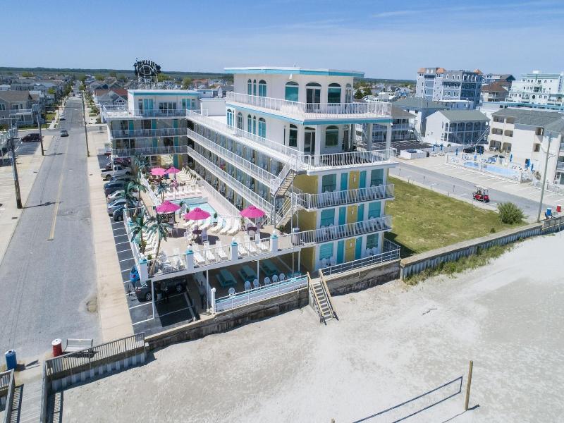 Paradise Oceanfront Resort