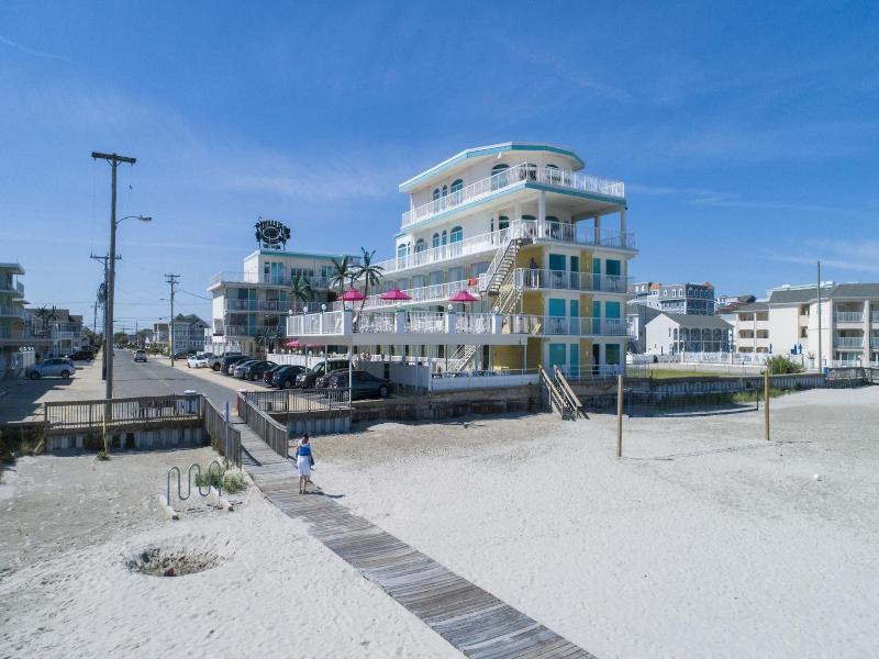 Paradise Oceanfront Resort