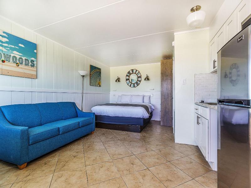 Paradise Oceanfront Resort image