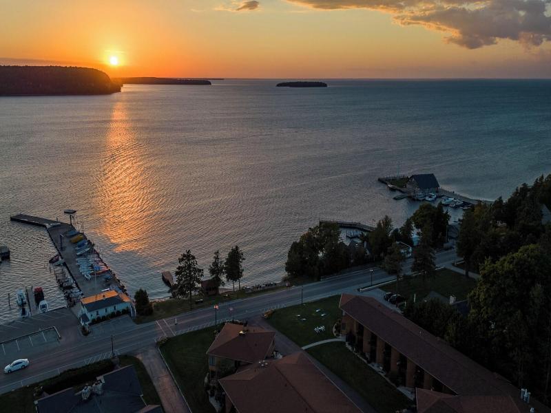 Pine Grove Resort — general view