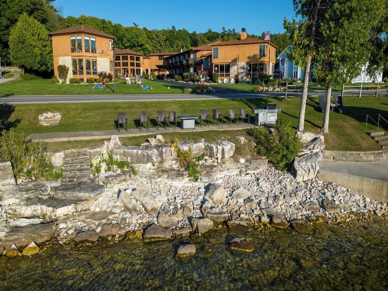 Pine Grove Resort