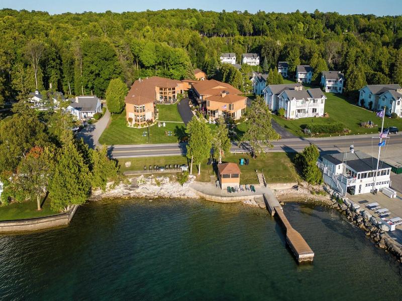 Pine Grove Resort