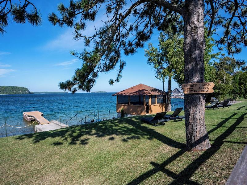 Pine Grove Resort